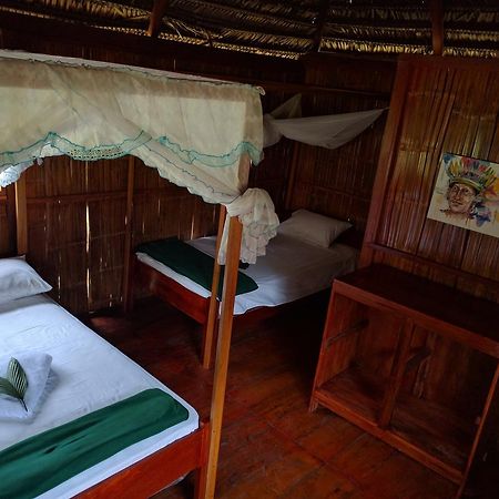 Green Forest Ecolodge Puerto Montufar Esterno foto