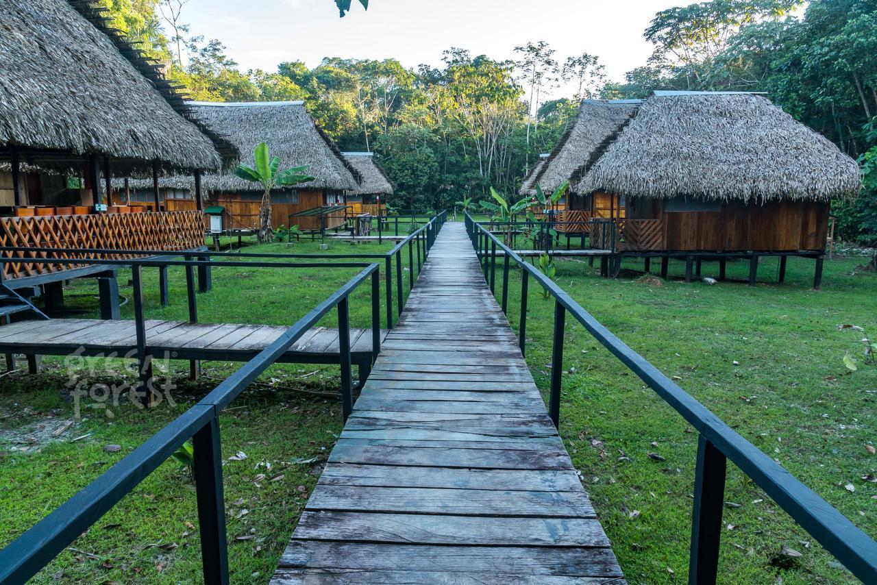 Green Forest Ecolodge Puerto Montufar Esterno foto