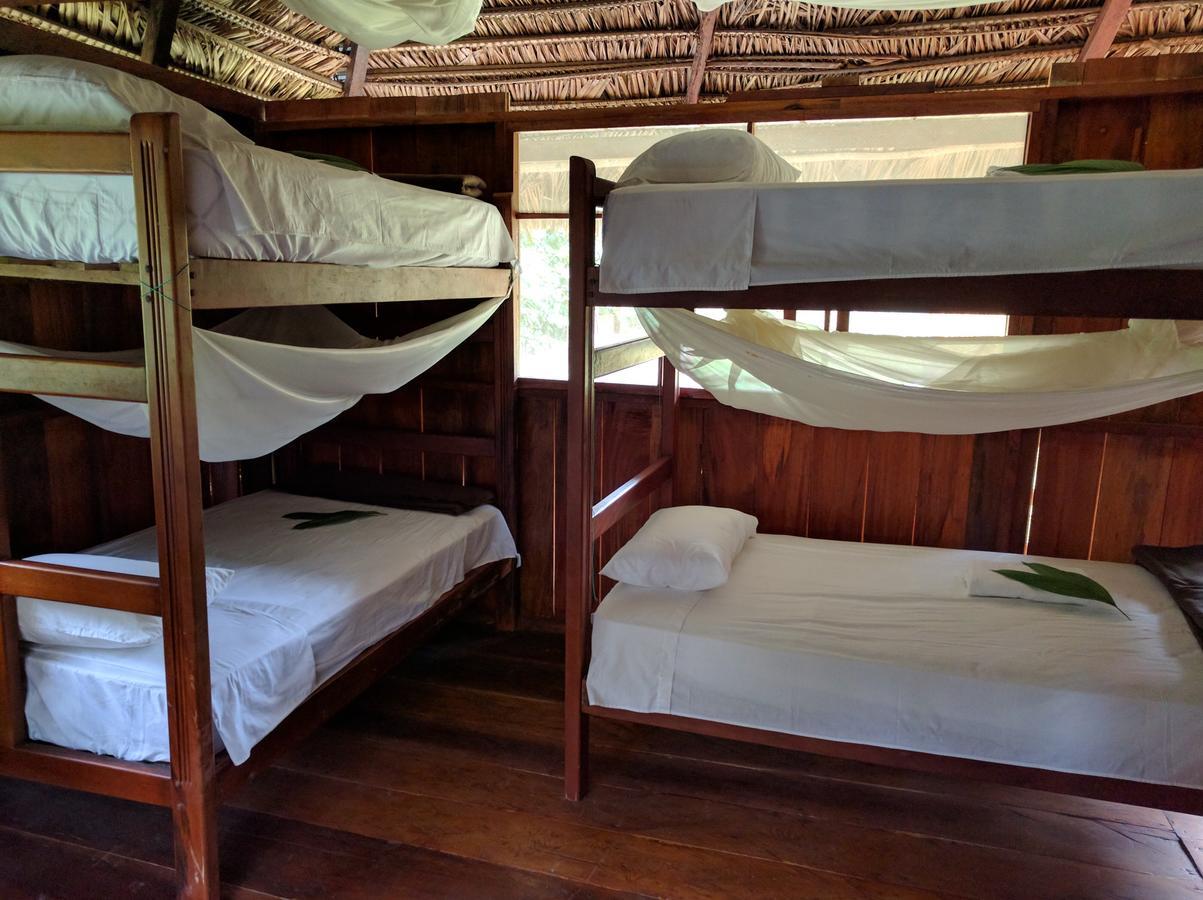 Green Forest Ecolodge Puerto Montufar Esterno foto