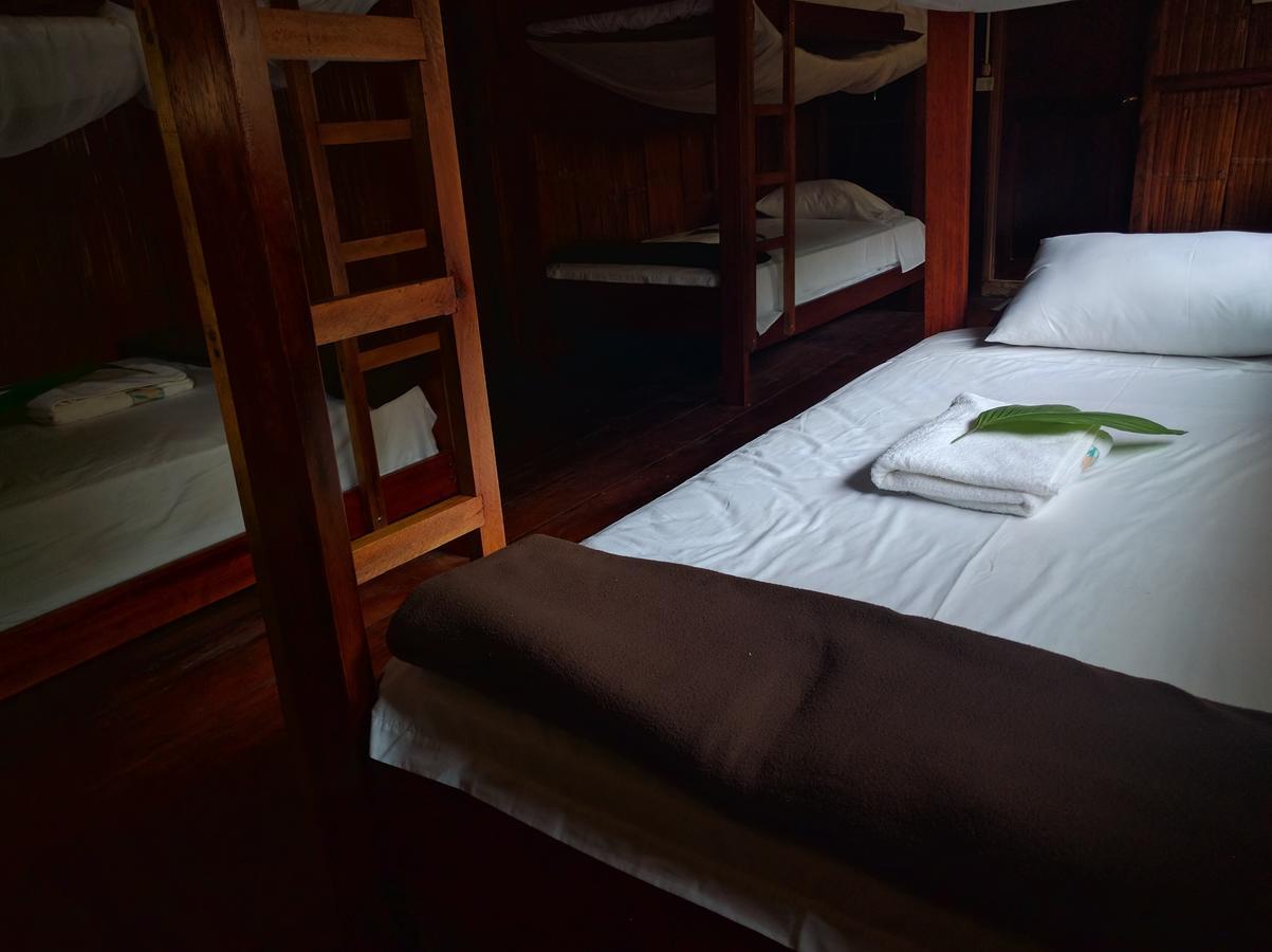 Green Forest Ecolodge Puerto Montufar Esterno foto